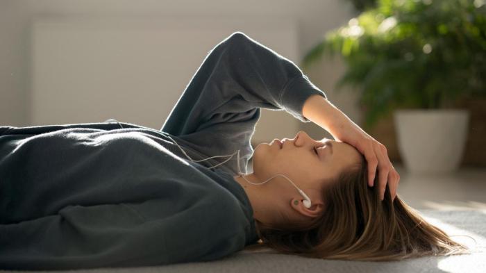 Sejumlah Tanda yang Perlu Diwaspadai ketika Kamu Kurang Tidur | merdeka.com Fakta Baru: Kurang Tidur Bisa Picu Masalah Otak Jangka Panjang