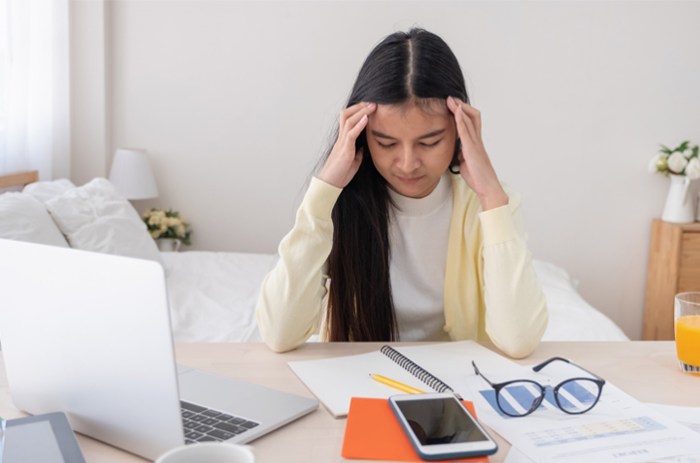 6 Rutinitas Sehari-hari yang Bisa Membantu Atasi Stres di Tempat Kerja ... Cara Mengelola Stres Lewat Rutinitas Wellness