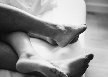 Kembali Intim Setelah Lama Berhenti Berhubungan Seks, Ini 5 Tips dari Terapis