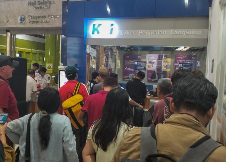 8 Jadwal Kereta dari Jakarta Dibatalkan Hari Ini Akibat Tabrakan di Bekasi Timur