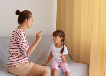 5 Prinsip Utama Gentle Parenting untuk Membantu Anak Mandiri dan Percaya Diri