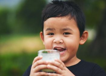 Minum Susu Terlalu Dekat dengan Makan Ganggu Penyerapan Zat Besi