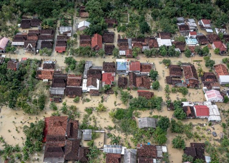 Banjir Melanda Semarang, Ribuan Warga Terdampak
