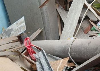 Tabung Oksigen Terpental dan Merusak Rumah Warga di Cilincing