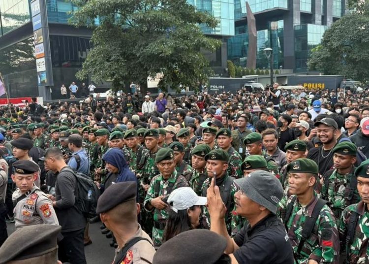 Aparat Dikerahkan Kawal Demo Mahasiswa Trisakti hingga di DPR Dengan Jumlah 4000 Orang