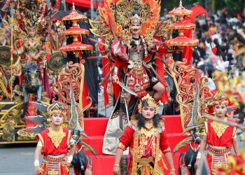 BEC 2026 Hadir Mengesankan, Kombinasi Sejarah Perang Bayu dan Fashion Modern Menarik Banyak Penonton