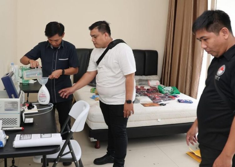 Polisi Ungkap Industri Rumahan Etomidate di PIK, Warga Negara Singapura Ditangkap