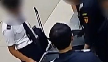 Pilot Malaysia Terlibat Narkoba Bawa Botol Urine Kamuflase