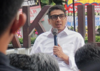 Gugatan Denny Cs Momentum MK Selesaikan Isu Konstitusi