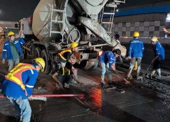 Mobil ASN Pekalongan Viral Terobos Jalan yang Sedang Dicor